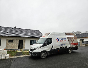 Zateplení stropu novostavby bungalovu pomocí foukané izolace